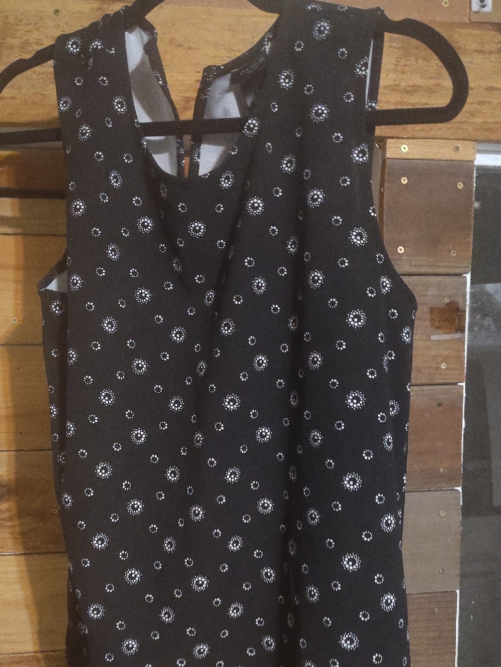 Ann Taylor Blackish/dark blue Sleeveless Blouse with White Dot Floral Pt stylish